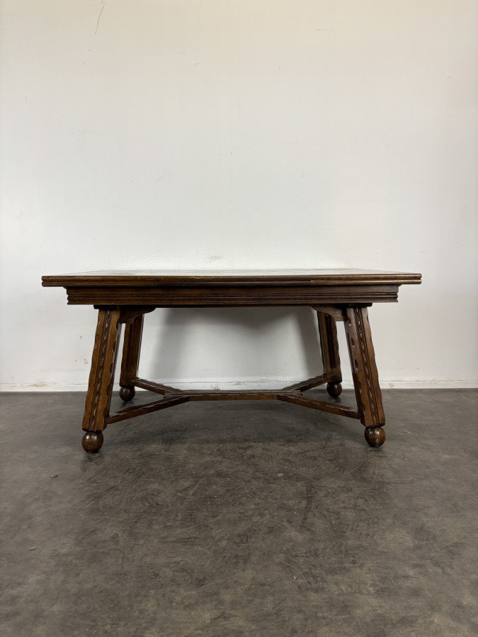Table à rallonges à l'italienne en chêne années 40