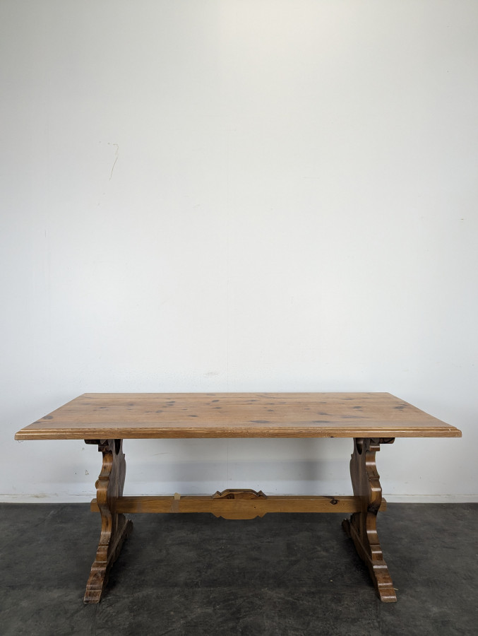Grande table de ferme en pin à piètement en lyre