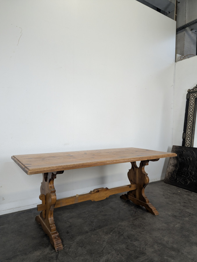 Grande table de ferme en pin à piètement en lyre