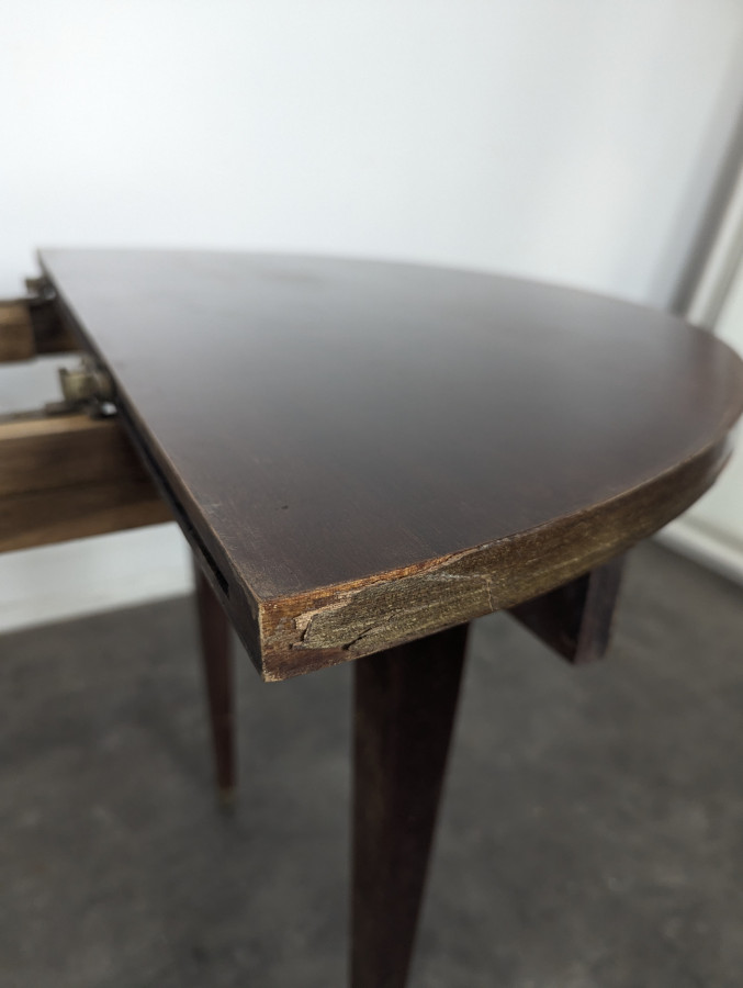 Table demi-lune Louis XVI en acajou à allonges