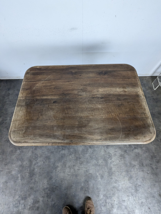Table Louis XIII en chêne à pieds balustres et entretoise en H