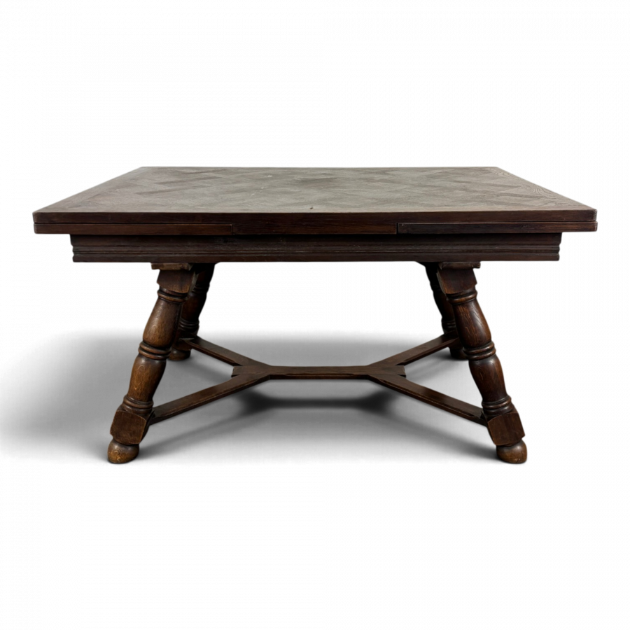 Table à allonges en chêne, plateau parqueté et piètement balustre