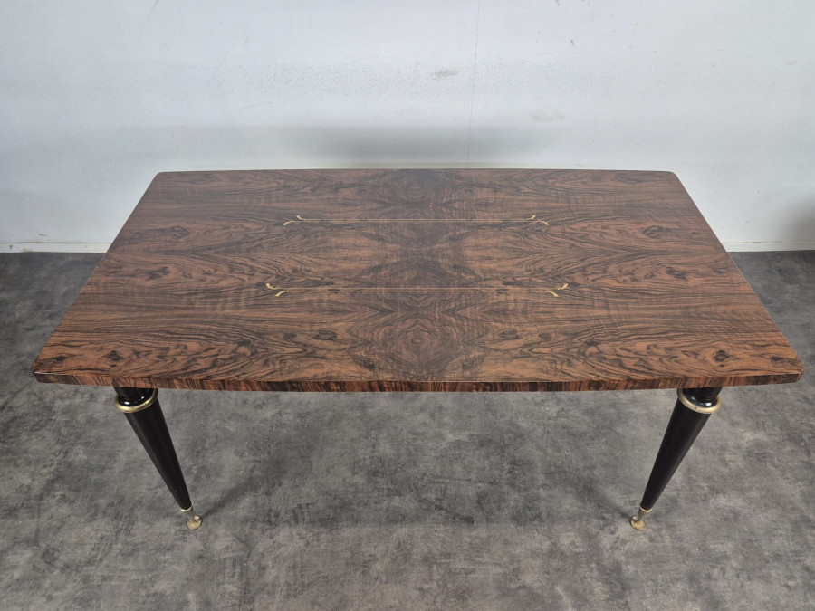 Table de salle à manger années 50 en ronce de noyer, pieds fuseau