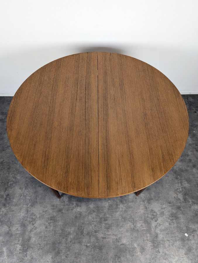 Table ronde extensible en noyer