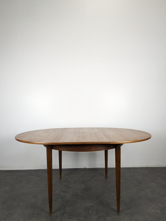 Table ronde extensible en noyer