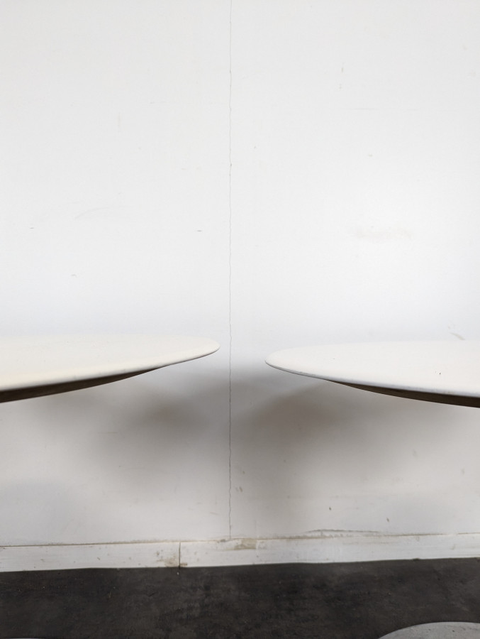 Paire de table tulipe style Space age