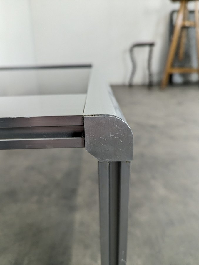 Table basse space age chromée