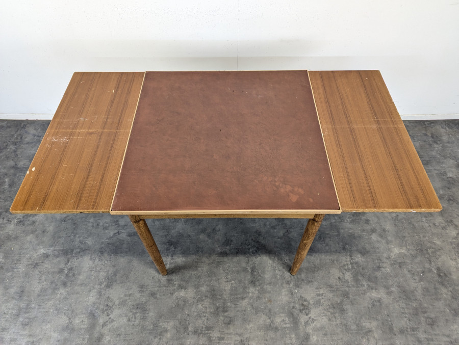 Table à jeu années 60 style scandinave