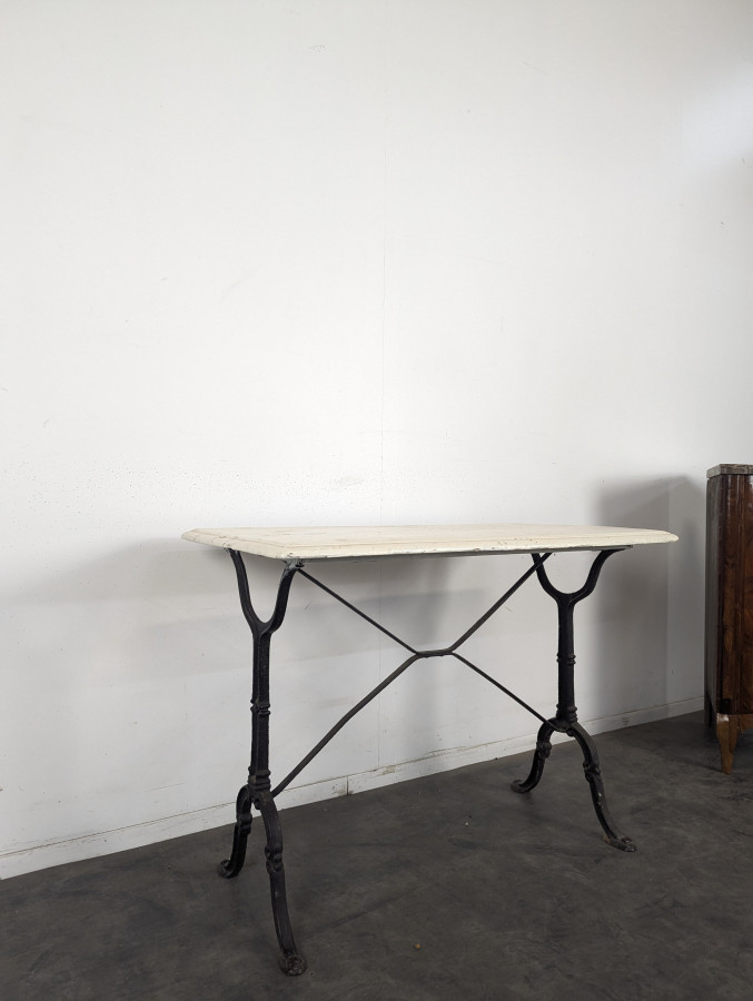 Table de bistrot en bois