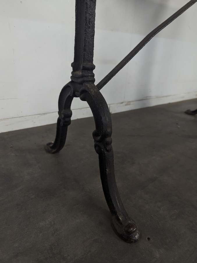 Table de bistrot en bois