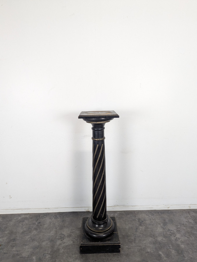 Sellette Napoléon III en bois noirci à fût torsadé