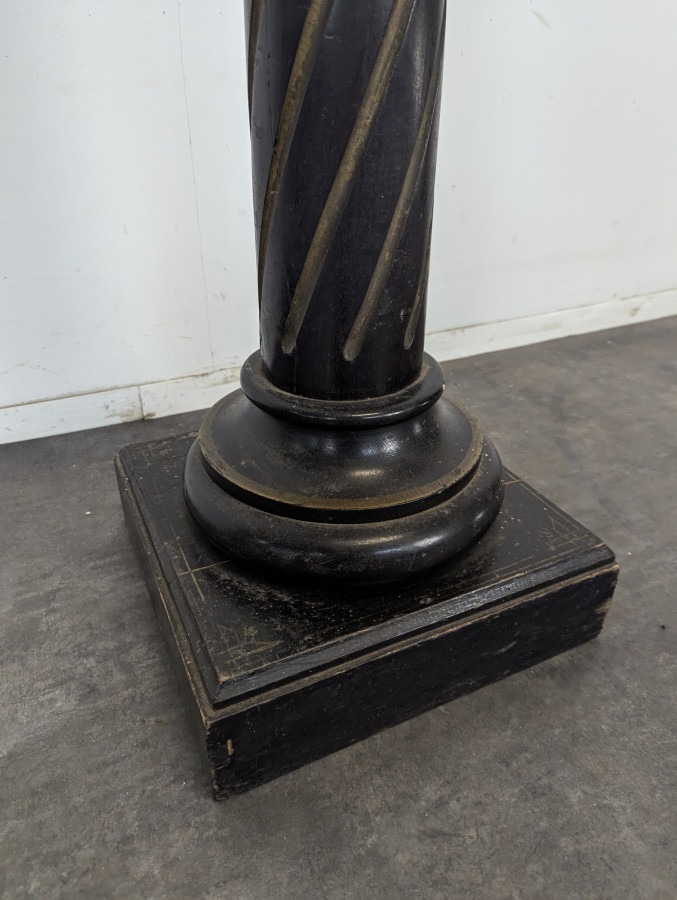 Sellette Napoléon III en bois noirci à fût torsadé