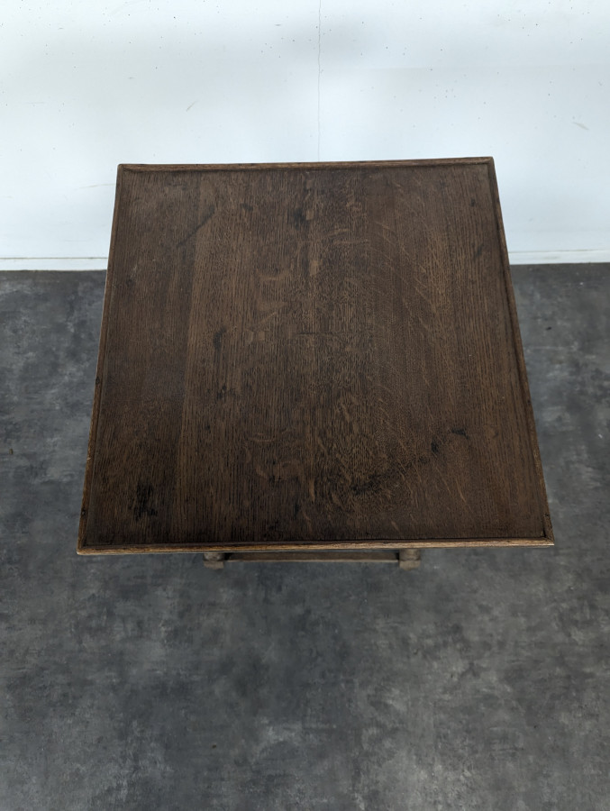 Table haute rustique en chêne à pieds tournés