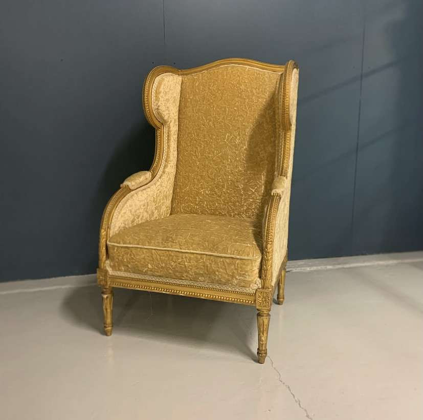Superbe fauteuil en bois doré