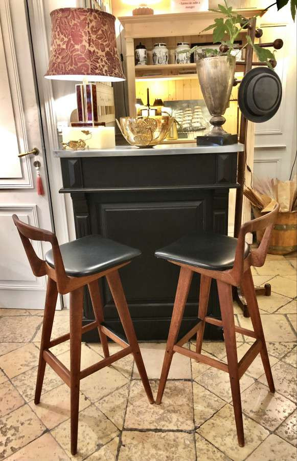 Jolie paire de tabourets scandinaves du designer Henri Rosengren Hansen